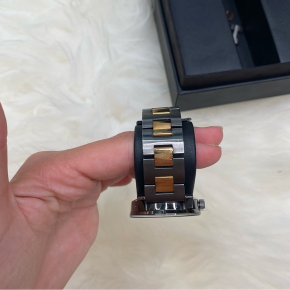 MOVADO Bold womens watch stainless steel. Designer watch - Picture 8 of 17